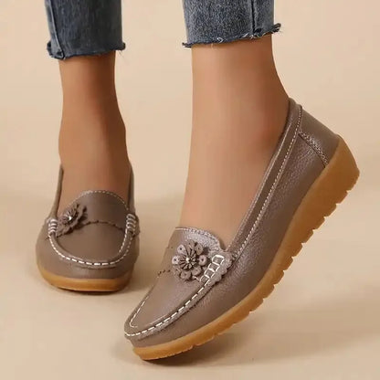 Women's soft sole comfortable leather shoes